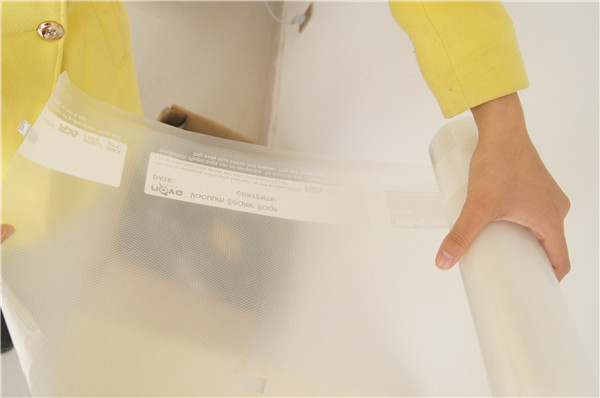 Plastik Naylon PE Malzeme ve Kabartma Yüzey İşleme ticari sınıf gıda tasarrufu vakum mühürleyen ambalaj çanta rulo