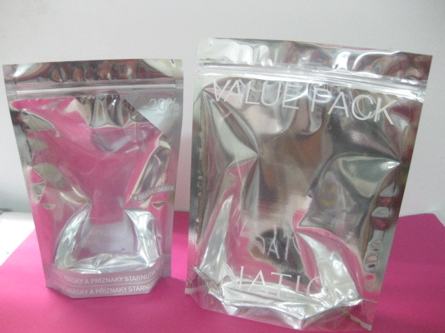 Clear Front ile Geri Dönüştürülebilir Fermuarlı Üst PET / PE Kozmetik Ambalaj Çantası